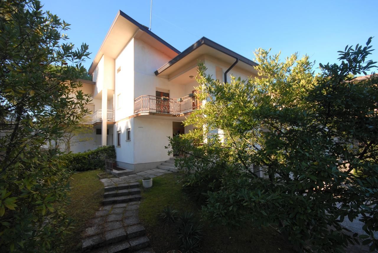 Villa Azalea 利尼亚诺萨比亚多罗 外观 照片